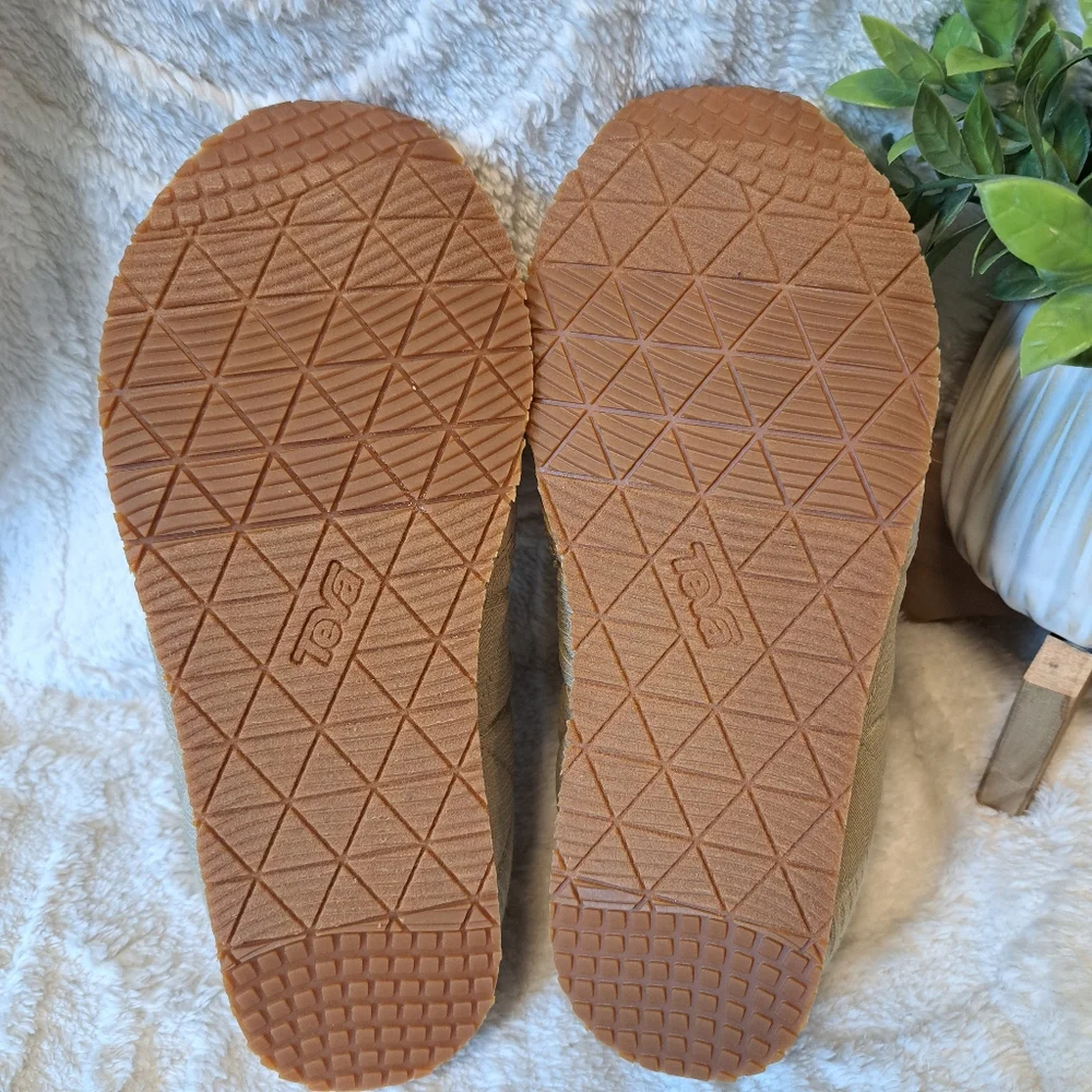 Teva Women's Slip-On Quilted Sneakers Beige